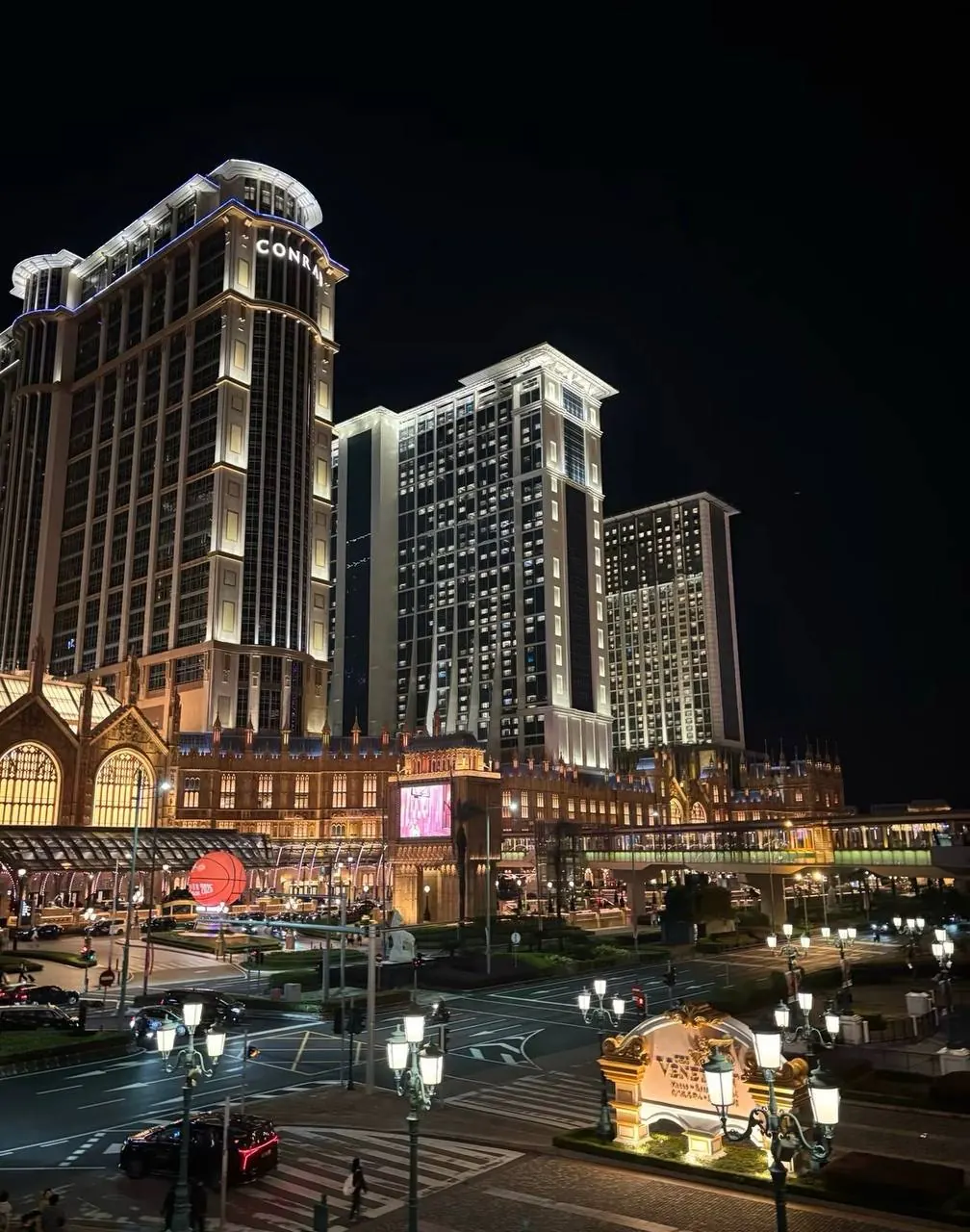 澳门路氹夜景酒店群